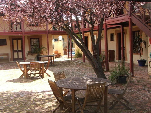 Settlers House - Accommodation QLD 3