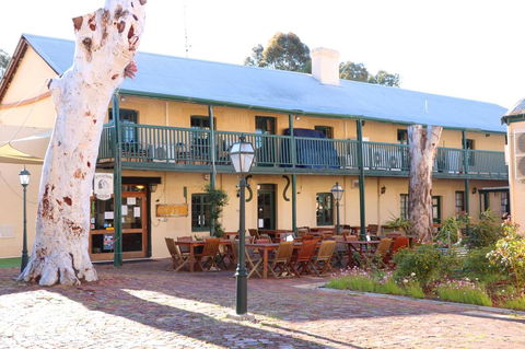 Settlers House - Accommodation QLD 0