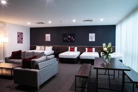 Sfera's Park Suites & Convention Centre - Accommodation QLD 2