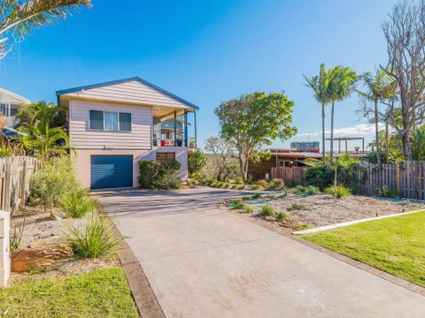 Shelleys 21 Pacific Street - Accommodation QLD 3