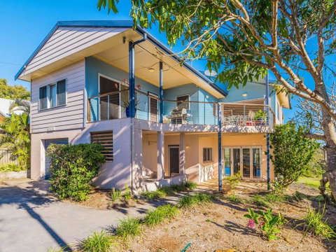 Shelleys 21 Pacific Street - Accommodation QLD 1
