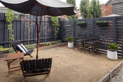 Shop House - Accommodation QLD 1