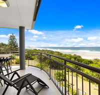 Shoreline Nine Penthouse With Ocean Views - Accommodation QLD