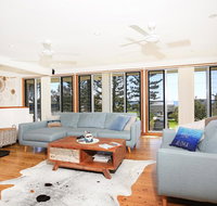 Shores - Pet-Friendly - 1 Min Walk to Beach - Accommodation QLD