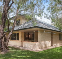 Siesta Park Holiday Resort - Accommodation QLD