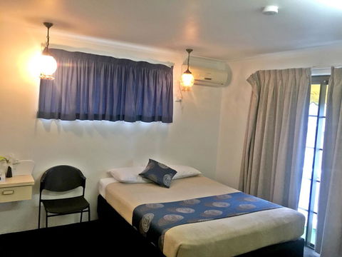 Siesta Villa Motel - Accommodation QLD 1