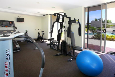 Signature Waterfront Apartments - Accommodation QLD 3