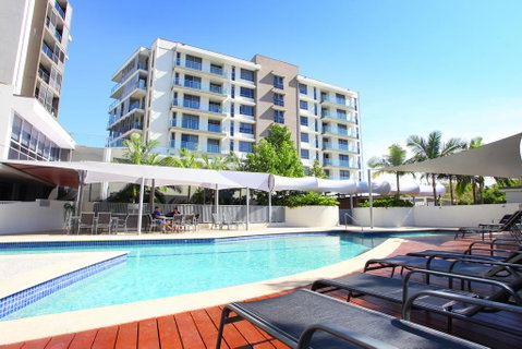 Signature Waterfront Apartments - Accommodation QLD 0