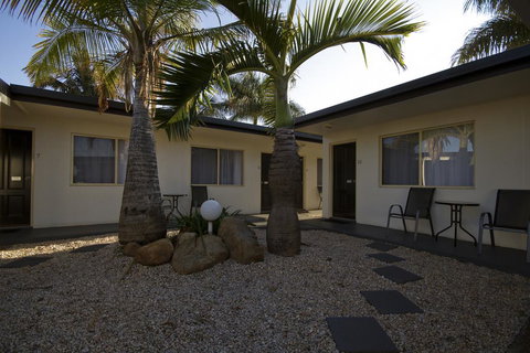 Silo Motor Inn - Accommodation QLD 3