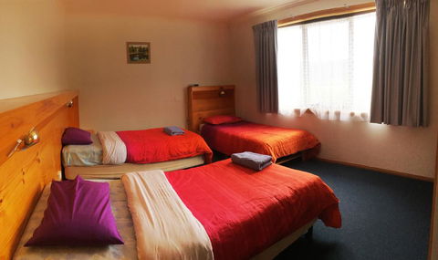 Silver Ridge Retreat - Accommodation QLD 3