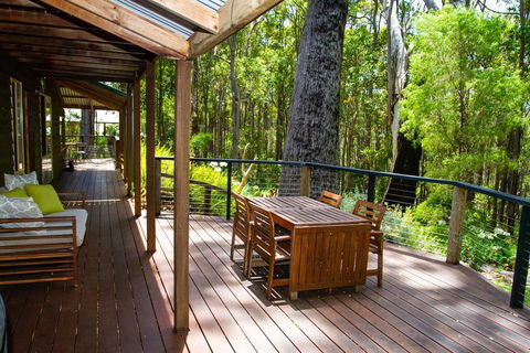 Silvertrees - Accommodation QLD 3