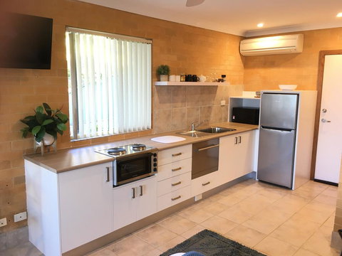SilverWaters Waterfront Accommodation - Accommodation QLD 2