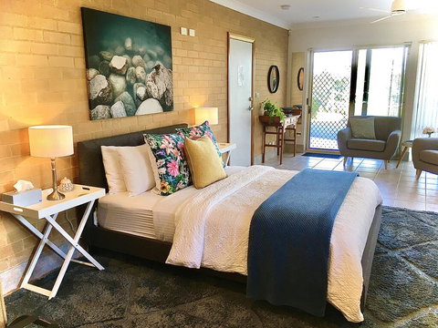 SilverWaters Waterfront Accommodation - Accommodation QLD 0