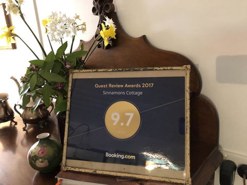 Sinnamons Cottage - Accommodation QLD 1