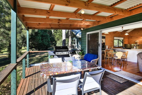 Siver Cabin - Accommodation QLD 3