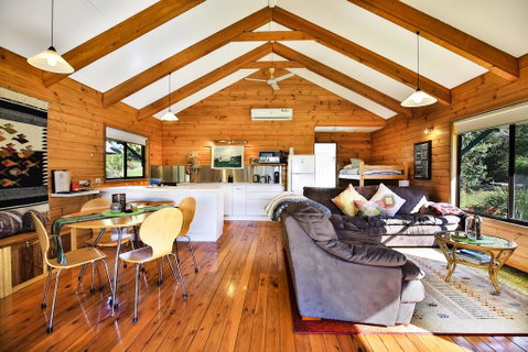 Siver Cabin - Accommodation QLD 1