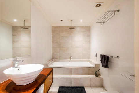 Sky Quay 6 - Accommodation QLD 1