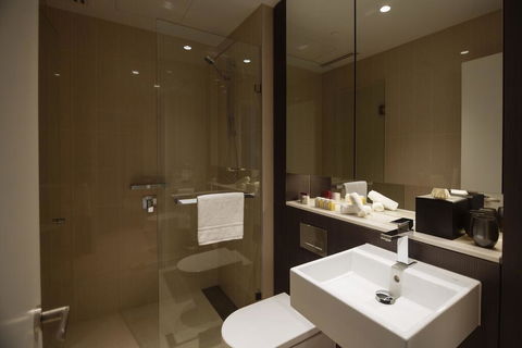 SKYE Suites Green Square - Accommodation QLD 0