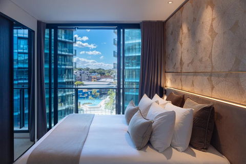 SKYE Suites Green Square - Accommodation QLD 2
