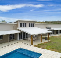 Skyline Farm House - Accommodation QLD