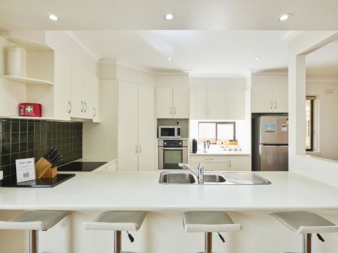 Skymirror Villa - Accommodation QLD 1