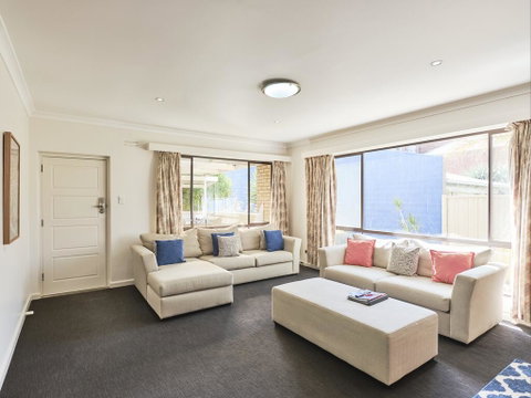 Skymirror Villa - Accommodation QLD 2