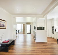Skymirror Villa - Accommodation QLD