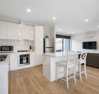 Sleek Modern Capel Sound - Accommodation QLD