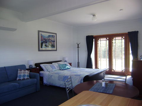 Sleepy Hollow Hideout - Hideout 1 - Accommodation QLD 2