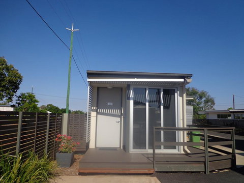 Smart Stayzzz Inns - Accommodation QLD 2