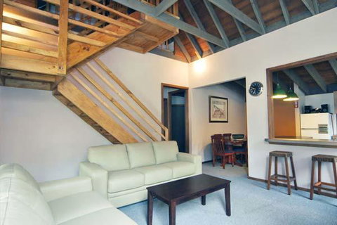 Smoko - Accommodation QLD 3