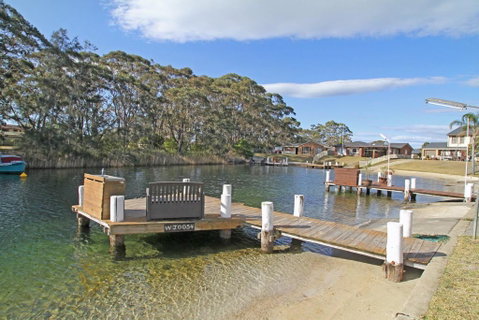Snapper Lodge Waterfront - Accommodation QLD 0