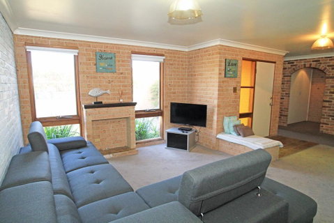 Snapper Lodge Waterfront - Accommodation QLD 3