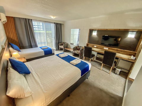 Snow Season Motor Inn - Accommodation QLD 1