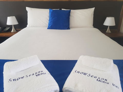Snow Season Motor Inn - Accommodation QLD 0