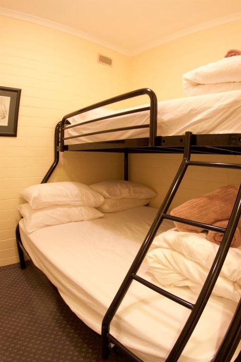 Snow Ski Apartments 31 - Accommodation QLD 3