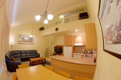 Snow Ski Apartments 31 - Accommodation QLD 0