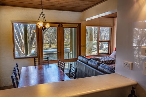 Snowgums 07 - Accommodation QLD 2