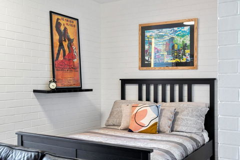 Soho Chic Apartment - Accommodation QLD 0