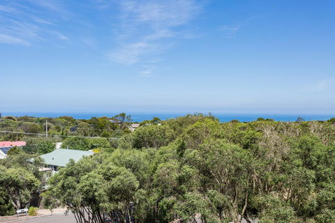 Sophisticated Contemporary Coastal Living With Sweeping Views In Cape Schanck - Accommodation QLD 1