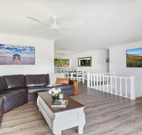 Sounds by the Sea - open plan living metres to beach - Accommodation QLD