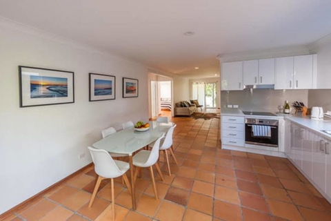 South Golden Beach - Accommodation QLD 2