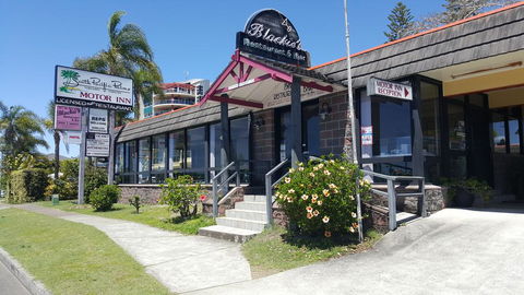 South Pacific Palms Motor Inn - Accommodation QLD 0