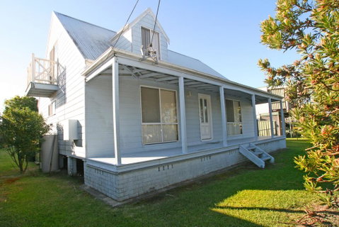 South Sussex's Blue Cottage - Accommodation QLD 1