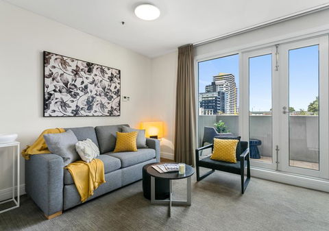 South Yarra Delight - Car Park, Wifi And Swimming Pool - Accommodation QLD 0