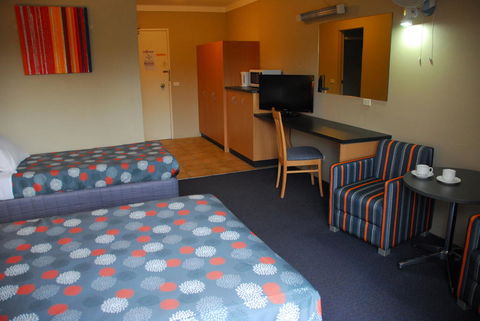 Southend Hotel - Accommodation QLD 1