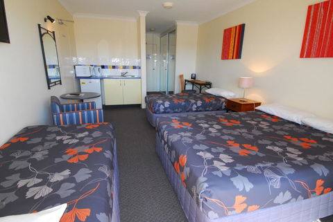 Southend Hotel - Accommodation QLD 2