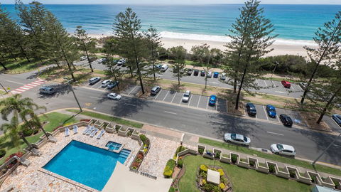 Southern Cross Beachfront Holiday Apartments - Accommodation QLD 1