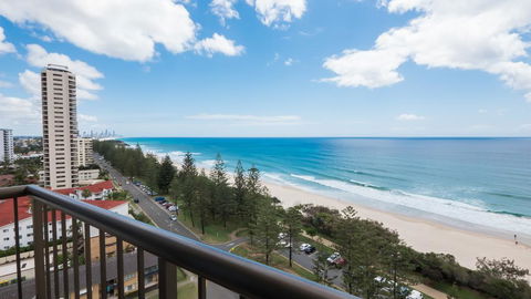 Southern Cross Beachfront Holiday Apartments - Accommodation QLD 0