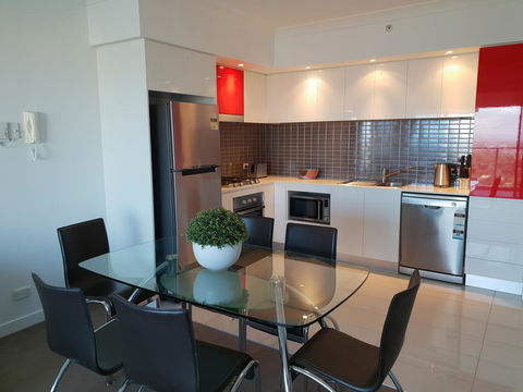 Southport Central Residences With Ocean Views - Accommodation QLD 1